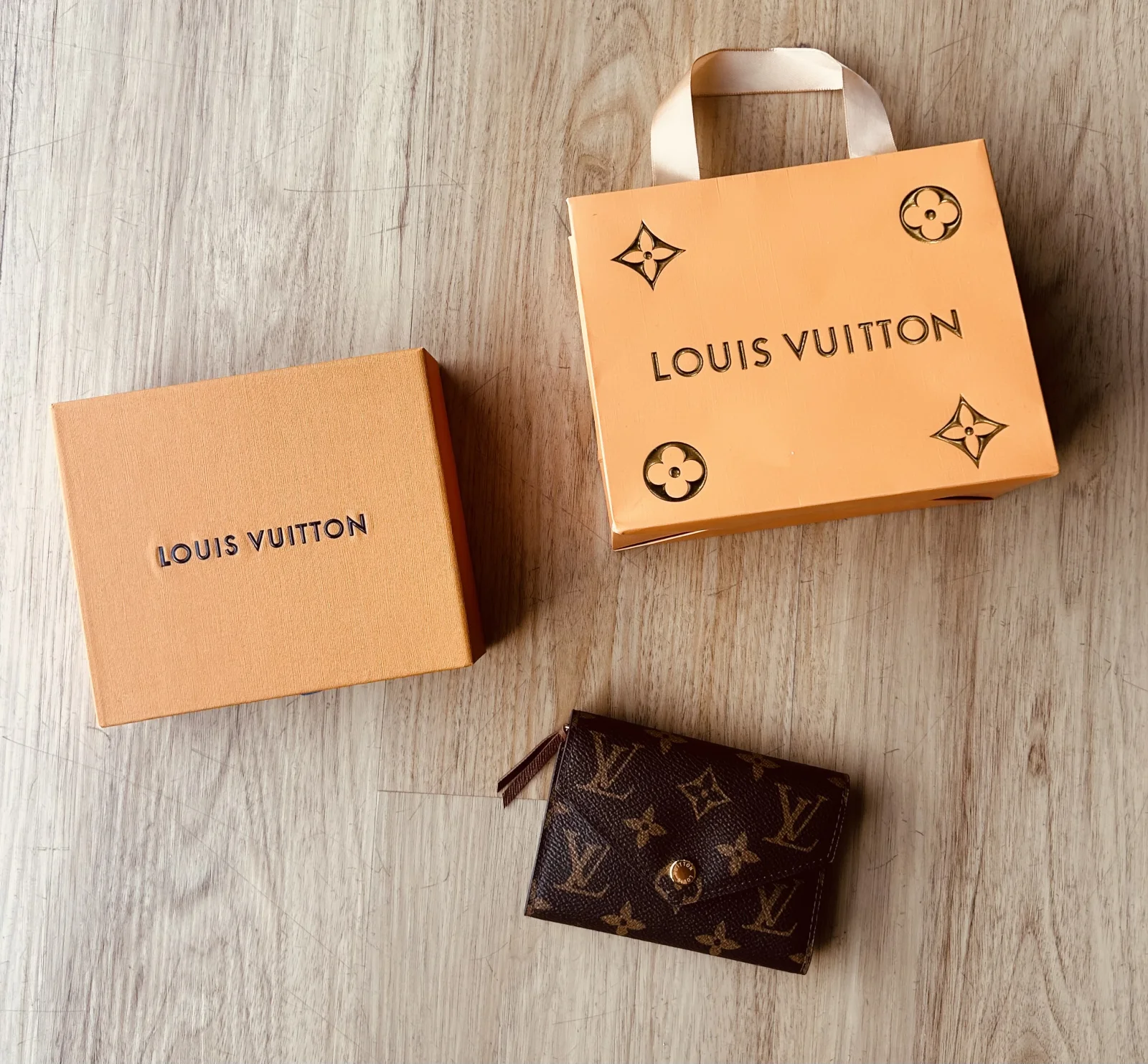 Cartera L